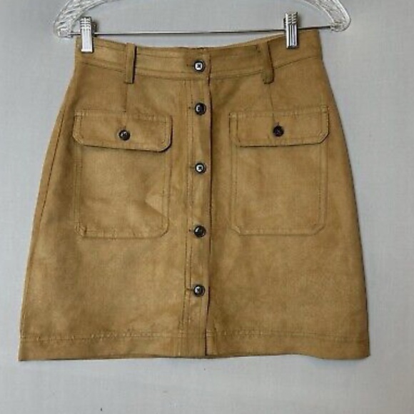 Banana Republic Mini Skirt Women’s Size 10 camel- Pockets | Buttons | Polyester - Picture 1 of 9